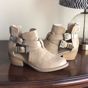 Ankle boots